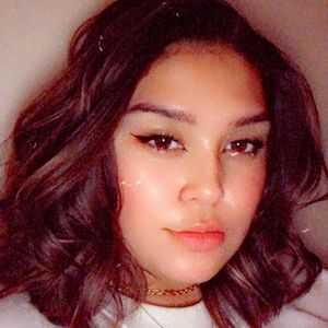 Meet your Posher, Alora